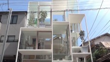 Sou Fujimoto postavil skleněný dům House NA