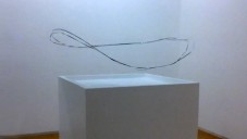 V galerii Centre Pompidou se vznášela páska