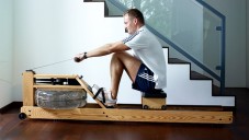 WaterRower je trenažér veslování s vodní nádrží