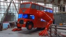 David Černý představuje předělaný double-decker