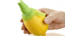 Lékué umí udělat z obyčejného citrónu citrusový sprej