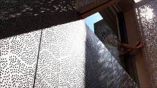 Casa K je brazilská vila s nápaditými okenicemi