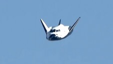 Raketoplán Dream Chaser zažil svůj první klouzavý let