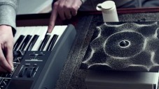 Cymatics ukazuje hudební frekvence na sérii experimentů