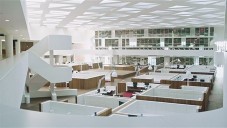KAAN Architecten přestavěli knihovnu v Rotterdamu od Jeana Prouvé