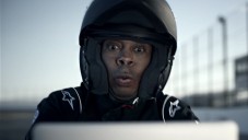 Michael Winslow napodobuje zvuk nového Volkswagenu Golf R