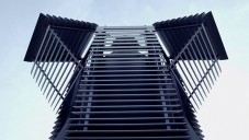 Daan Roosegaarde postavil v Rotterdamu první Smog Free Tower