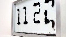 Zelf Koelman navrhl hodiny Ferrolic s tekutým zobrazením času