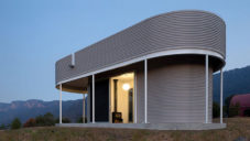 Southern Highlands House je malý bungalov v australském údolí