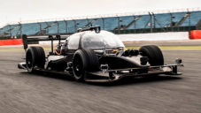 DevBot je autonomní sporťák určený k vývoji vozů na Roborace