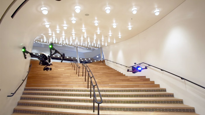 Drony natočily prázdnou Elbphilharmonie Hamburg před otevřením