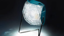 Little Sun Diamond je solární lampička s designem diamantu