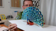 Peter Dahmen vytváří 3D objekty skládané ručně z papíru