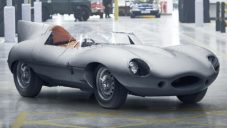 Jaguar oživil výrobu legendárního závodního vozu D-type z roku 1954