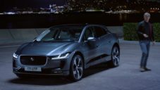 Elektricky poháněný Jaguar I-Pace se tiše proháněl na okruhu v Monaku