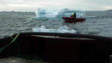 Olafur Eliasson přiveze do Londýna 24 tajících kusů ledu z Grónska jako varování