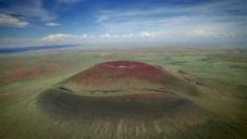 James Turrell vytváří v bývalém vulkánu Roden Crater umělecké instalace