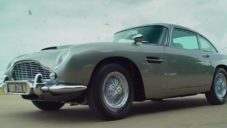 Originální filmový Aston Martin DB5 James Bond jde do aukce