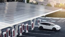 Tesla otevřela v Las Vegas solární nabíjecí stanici V3 Supercharger