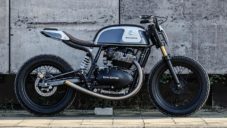 Zeus Custom ukazují výrobu speciální motorky Moose od Royal Enfield