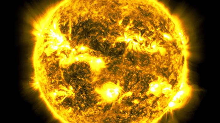 NASA vytvořila zrychlený záznam 10 let úchvatné aktivity Slunce