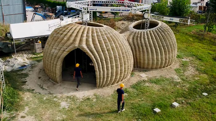 Wasp staví ekologické 3D tištěné domy z půdy získané v okolí domu