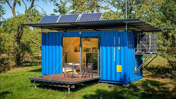 Český soběstačný domek Gaia je vyroben z vyřazeného námořního kontejneru