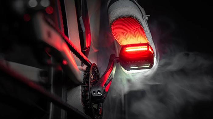Arclight Pedals jsou svítící pedály na kolo pro lepší viditelnost cyklisty