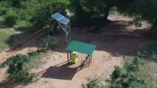 V Mozambiku vyrostla Solární žirafa poskytující elektrickou energii každému