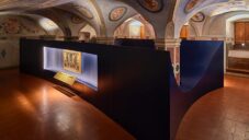 Varšavský zámek zaplnila díla slavného Botticelliho v působivé modré instalaci