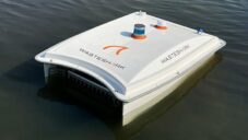 WasteShark je plovoucí robot sbírající odpad z řek ve městech