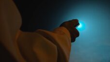 Čtyři roky vyvíjená baterka Darkfade umí přidat světlo natočením ruky