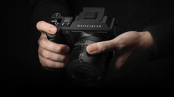 Hasselblad X2D 100C je středoformátový fotoaparát s rozlišením 100 megapixelů