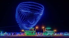 Drift vytvořili pro festival Burning Man 2022 show s 1000 svítících dronů