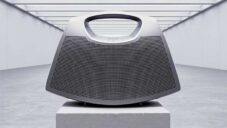 Bang & Olufsen navrhl pro Balenciaga limitovanou edici reproduktoru s tvarem kabelky