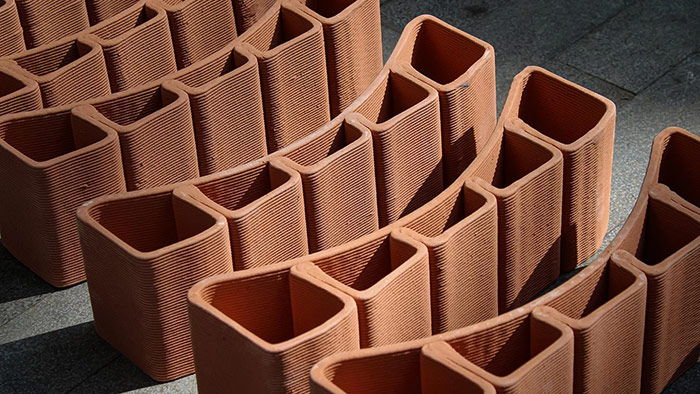 Mexičané vyrobili na 3D tiskárně z pálené hlíny keramický strop pavilonu