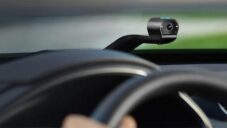 Ring Car Cam je oboustranná kamera do auta s chytrými funkcemi a střežením vozu