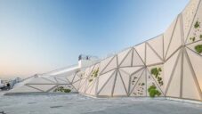 Barcelona vybudovala vlnolam se vyhlídkou na moře i město s atraktivním designem
