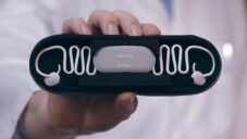 Philips a Kokoon vyvinuli zvláštní sluchátka proti okolnímu hluku pro lepší spánek