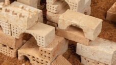 Nestincity je modulární stavebnice nejen pro děti tvořící malá města fungující jako včelí úly