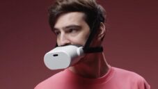 Mutalk je zvukotěsný mikrofon nasazovaný na ústa tlumící hlas nositele před ostatními