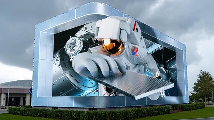 NASA si před Kennedy Space Center postavila 3D billboard ukazující animací celou její historii
