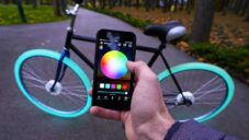 Američan si vyrobil jízdní kolo s RGB svítícími LED plášti ovládanými mobilem