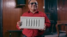 SightWalks jsou speciální betonové dlaždice vedoucí nevidomé do správného cíle