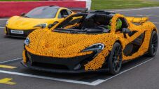 Český tým Lego postavil z 340 000 kostek funkční sporťák McLaren P1