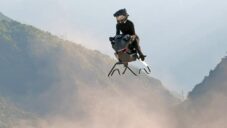 Volonaut Airbike je hoverbike s tryskovým pohonem pro rychlé osobní létání se jako ve sci-fi