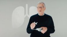 Bill Gates představil aktivní látku pomáhající předčasně narozeným dětem dýchat