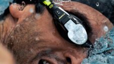 Form Smart Swim 2 jsou plavecké brýle s rozšířenou realitou ukazující údaje v reálném čase