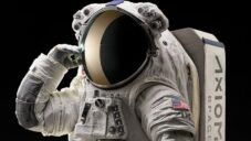 Oakley vytvořilo speciální hledí pro skafandry kosmonautů pro příští přistání na Měsíci v roce 2026