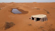 Ve Vnitřním Mongolsku vznikla 3Dtištěná betonová stavba jako úkryt před písečnými bouřemi